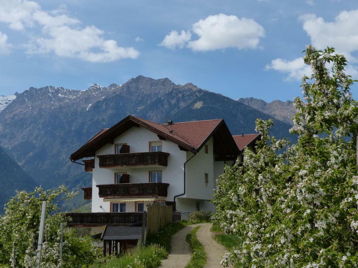 Muehlhaus Hotel Schenna Bagian luar foto