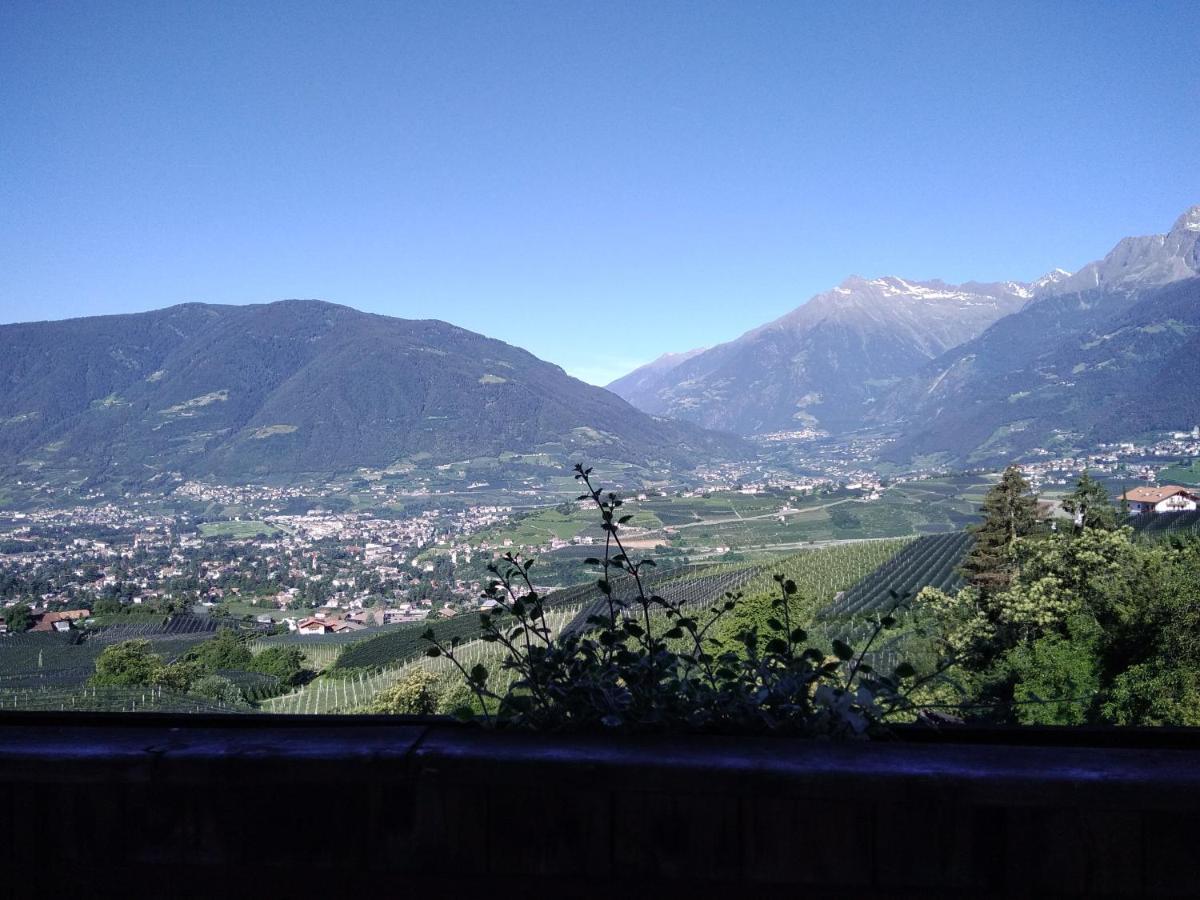 Muehlhaus Hotel Schenna Bagian luar foto