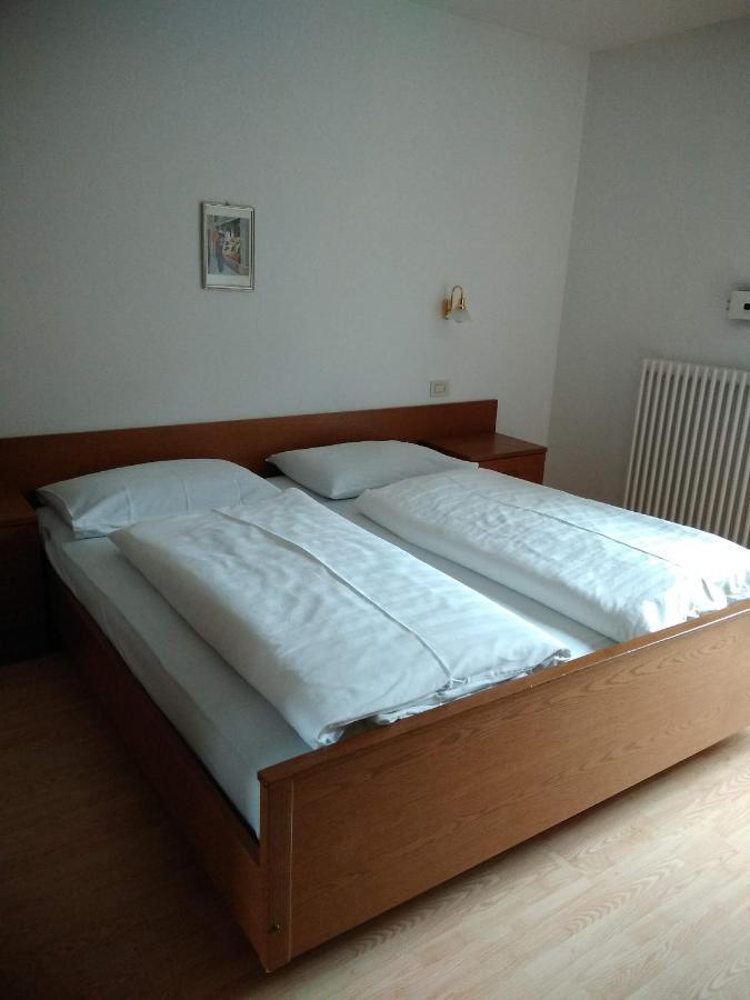 Muehlhaus Hotel Schenna Bagian luar foto